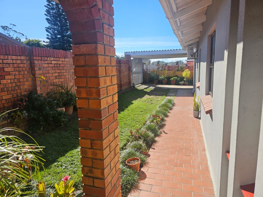 4 Bedroom Property for Sale in Braelyn Eastern Cape